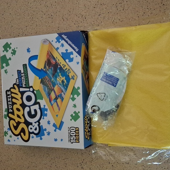 Ravensburger Stow & Go Puzzle Storage Roll Up Felt Mat - Picture 2 of 3